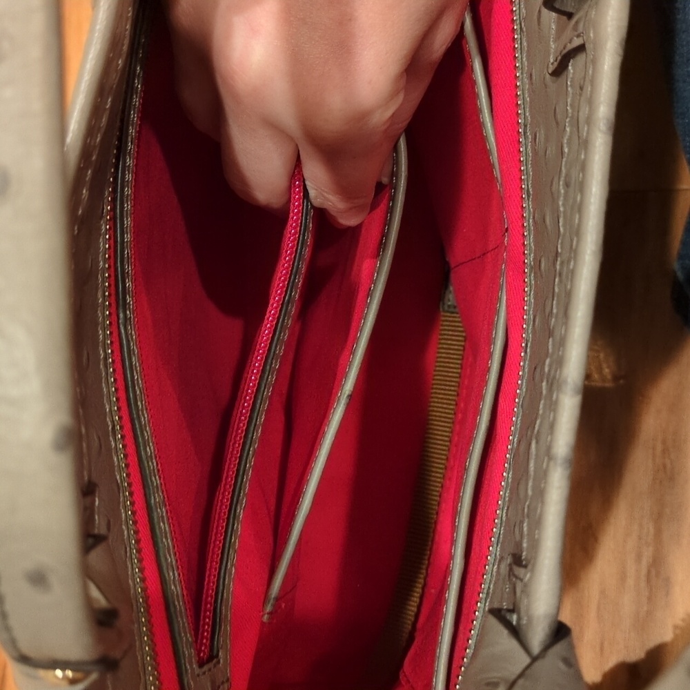 Dooney & Bourke EUC Grey Ostrich Tote Shoulder Bag Red Lining - Picture 15 of 16